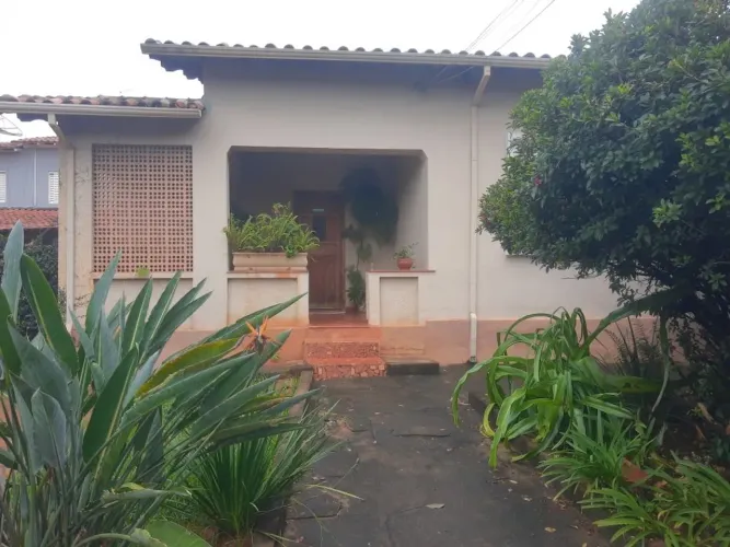 Casa à venda por R$ 725.000,00 - Parque Felicidade - Itapira/SP