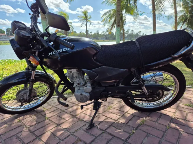 VENDO MOTO FAN 125 PEDAL E PARTIDA.TODA REVISADA E PRONTA PARA TRANSFERIR.