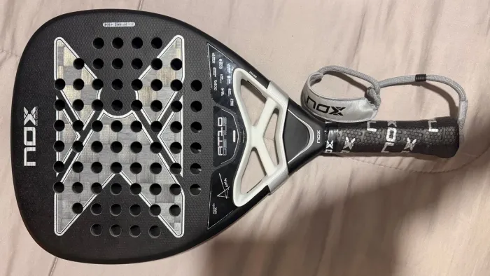 Raquete Padel NOX AT10 Genius 18K - Nova