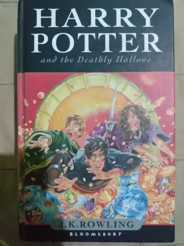 Livro Harry Potter and the Deatbly Hallows 