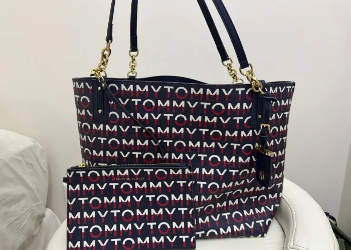 (ORIGINAL e NOVO) Bolsa grande Tommy Hilfiger + necessaire
