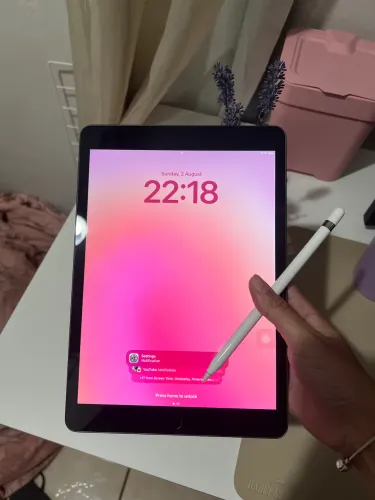 ipad 9 com Apple Pencil (acompanha caixas)