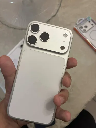 Iphone 17 pro max (garantia ate 18 de junho 2027 )