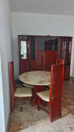 Estante madeira mógno laqueada