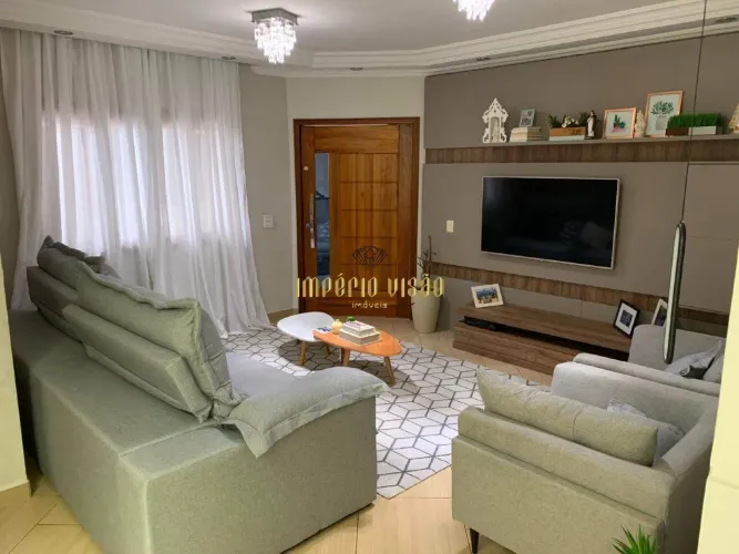 Casa Sobrado á Venda Com 3 Quartos sendo 1 Suíte com Sacada na Vila Suíssa - Mogi das Cruz