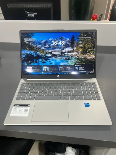 Notebook NOVO - HP I5 - 12ª geração Tela IPS TOUCHSCREEN