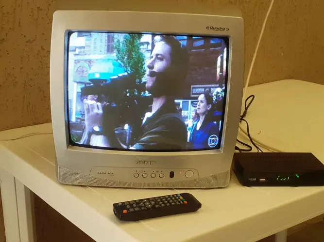 TV Semp 14 com conversor de TV digital