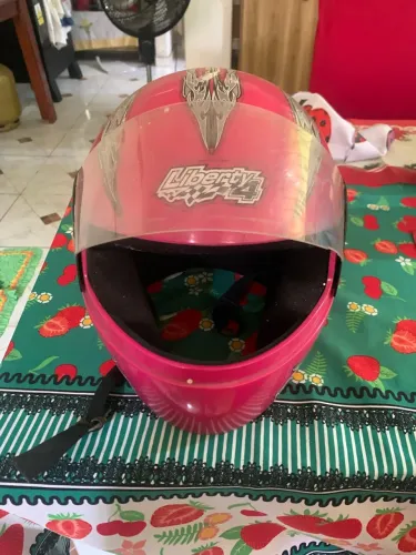 Capacete em bom estado.