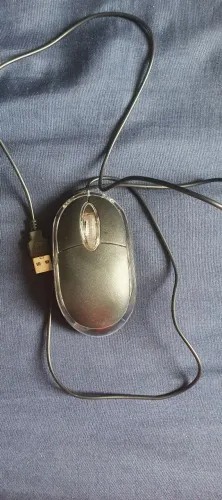Teclado e mouse com fio