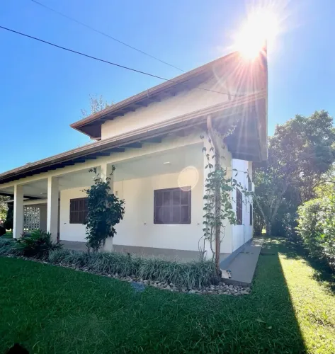 Casa Na rua da praia Lagoinha, Elegância, Exclusividade na Melhor Rua da Lagoinha do Norte