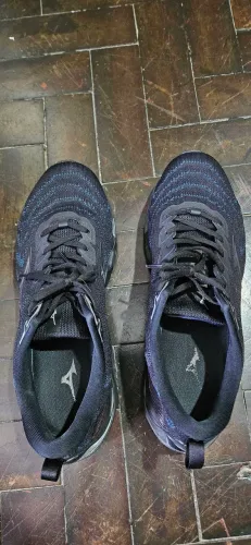 Mizuno Wave Stratos 2