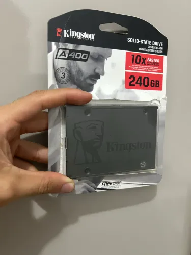 SSD Kingston 240GB na caixa