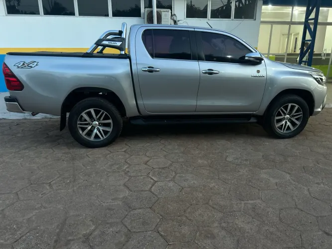 Toyota Hilux CD SRX 4X4 2.8 TDI 16V Diesel Aut. 2017