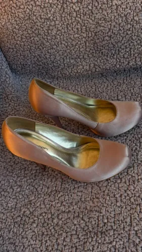 Sapato scarpin Capannori Cetim Champagne nº 37 ? (Schutz)