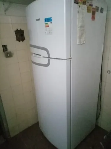 Vendo Geladeira Consul Frost Free ? Geladeira Consul Frost Free em bom estado de conserv