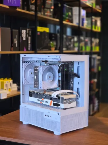 PC Gamer 8400F + 3070 TI + 16GB DDR5