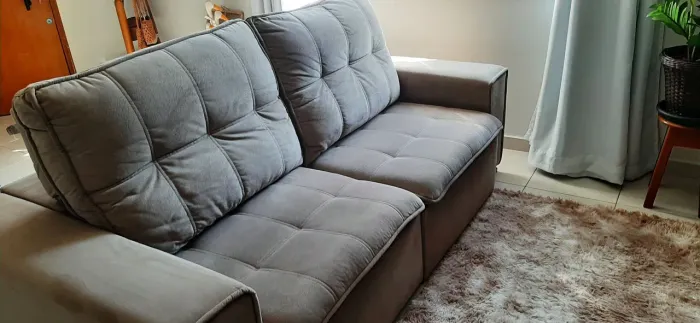 Sofá retrátil e reclinável tecido suede