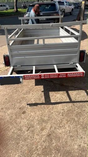 Carretinha 2,5m seminova LED