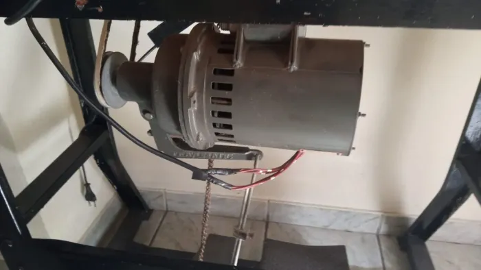 Maquina overlock com mesa e motor