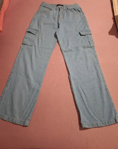Calça jeans bolso cargo 38 reta