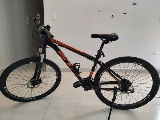 Bicicleta Profissional GTA Aro 29 - 21 Velocidades + Amortecedor