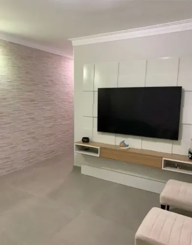 Casa Térrea Espaçosa na Vila Vivaldi: 160m² com 3 Quartos e Quintal - Disponível para  alu