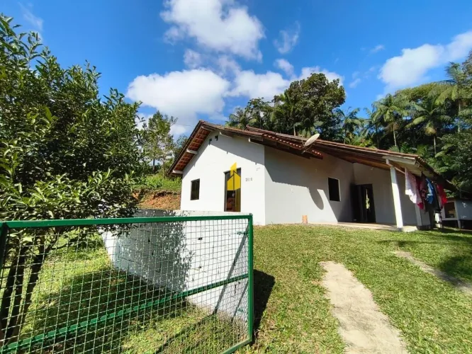 Casa à Venda em Rodeio Bairro Rio Belo