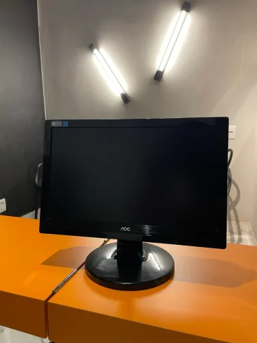 Monitor 16 polegadas AOC