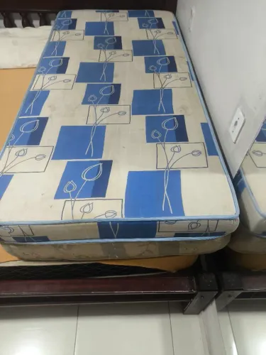 Cama solteiro infantil com colchão