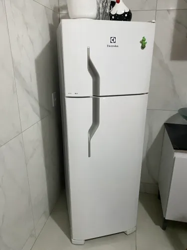 Geladeira Eletrolux com defeito