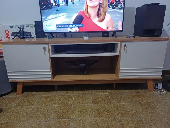 Vendo lindo rack de sala (usado)