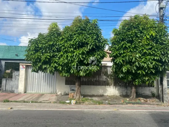 Casa Comercial para Locação no Rodolfo Teófilo, em Fortaleza-ce!