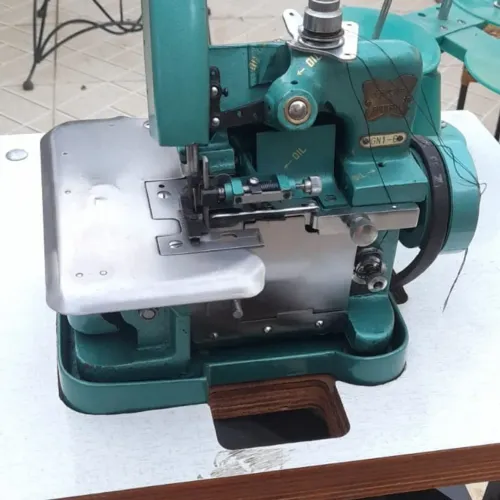 Pra vende logo!!Maquina overlok chinezinha