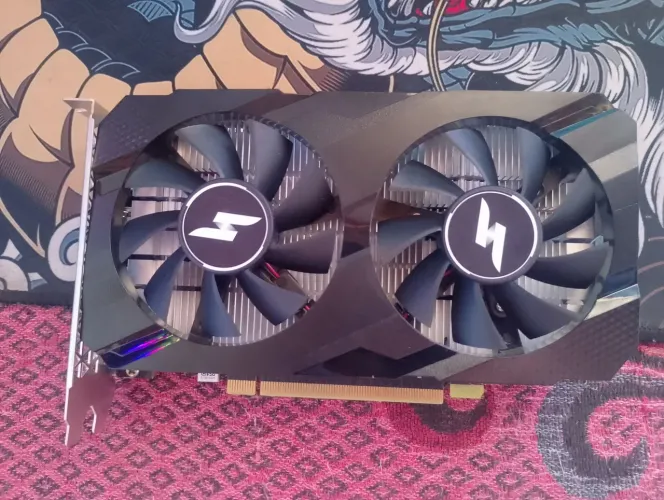 Placa de vídeo RX 580 8gb ela às vezes não quer dar vídeo mas ta pegando de boa