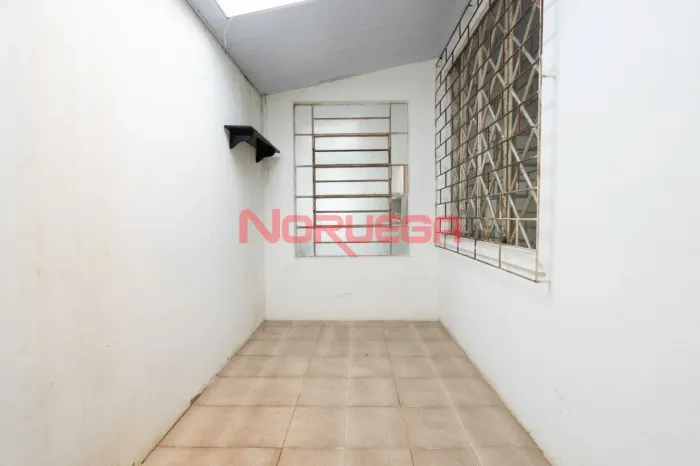 Casa para alugar em Curitiba no bairro cajuru com 2 quartos, banheiro e vaga de garagem