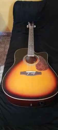 Estou vendendo esse violão
