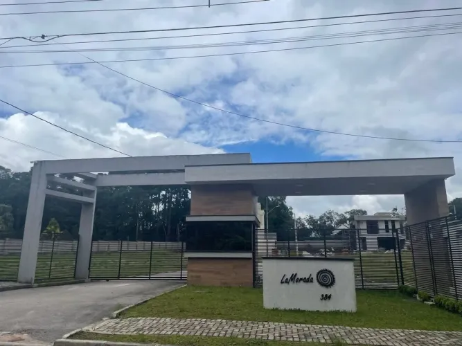 Terreno em condomínio no Umbara
