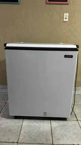 Freezer esmaltec 220 litros novo