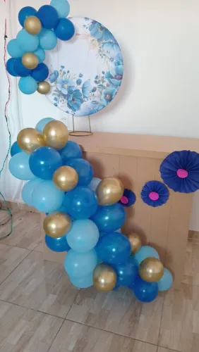 Vendo carrinho de festa e painel de mesa de 50 cm