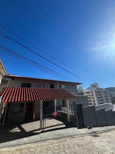 Alugo apartamento de 1 dormitório semi mobiliado no Pantanal ( com tudo incluso )