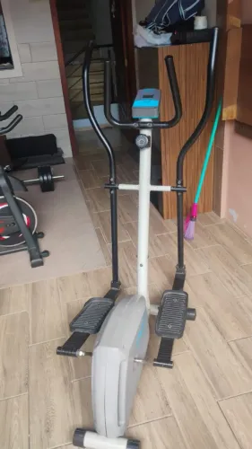 Elíptico em bom estado.