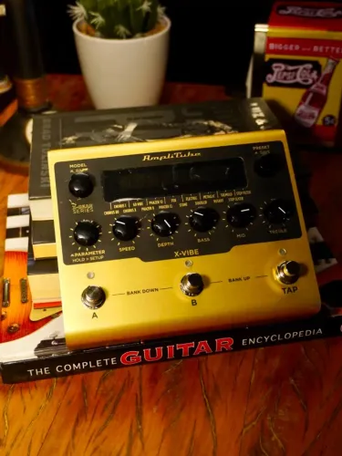 Pedal Amplitube X-Gear Series X-Vibe