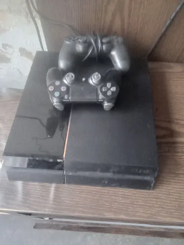 Ps4 perfeito estado com dois controles faço troca por outro console preço negociavel