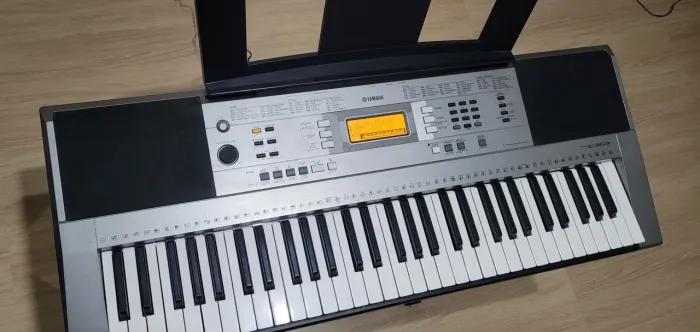 Teclado Yamaha PSR E353
