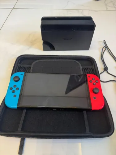 Nintendo Switch OLED Neon - Dual Boot (Desbloqueado)