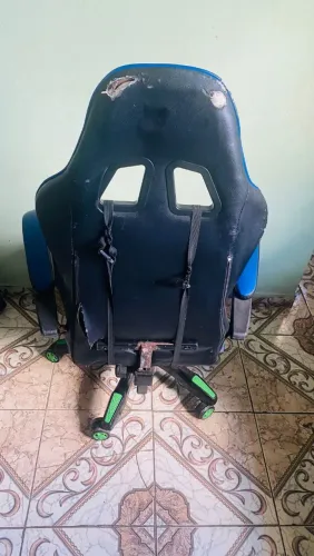 Cadeira gamer muito confortável formato inteligente para jogar videogame