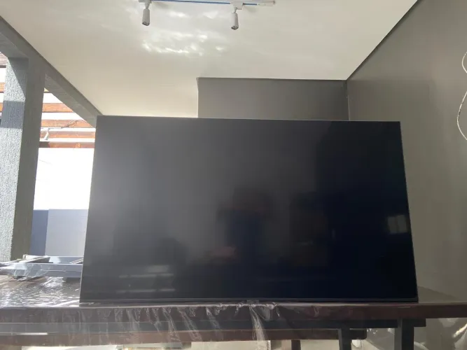 TV Samsung 55 polegadas - tela trincada
