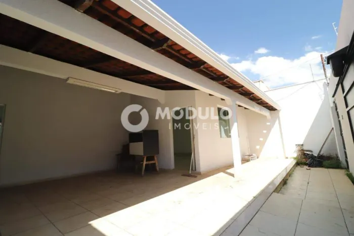 Casa residencial disponível para locação no bairro Cidade Jardim.