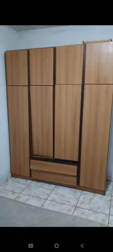 Guarda roupas casal.