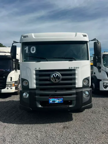 Volkswagen 24.250 2010 6x2
